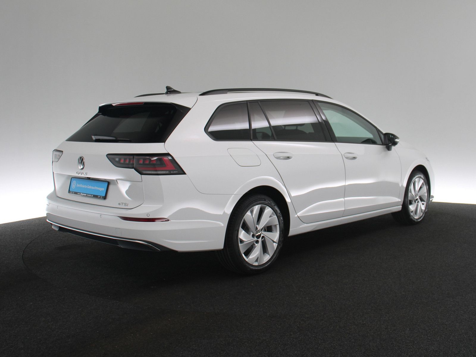 Volkswagen Golf VIII 1.5 eTSI Energy MATRIX-LED PANO ACC foto 5