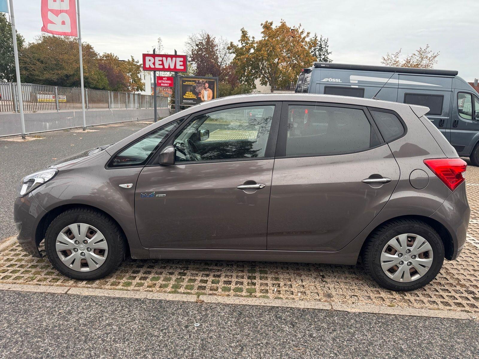 Hyundai ix20 2011 — photo 7