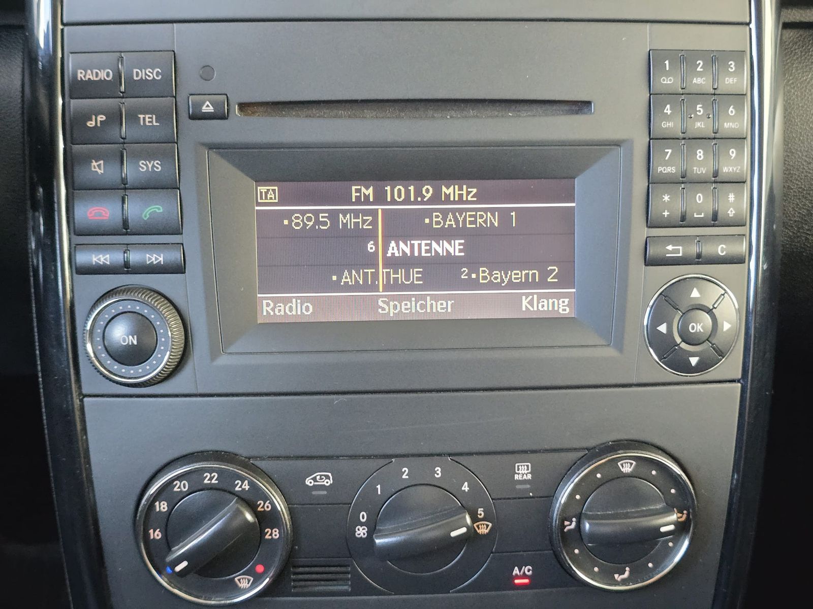 Fahrzeugabbildung Mercedes-Benz A 150 BlueEfficiency SHZ*BLUETOOTH*TÜV09-25