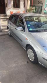 Ford Focus 1.6 Benzin - Ford Focus aus 2004: 1.6