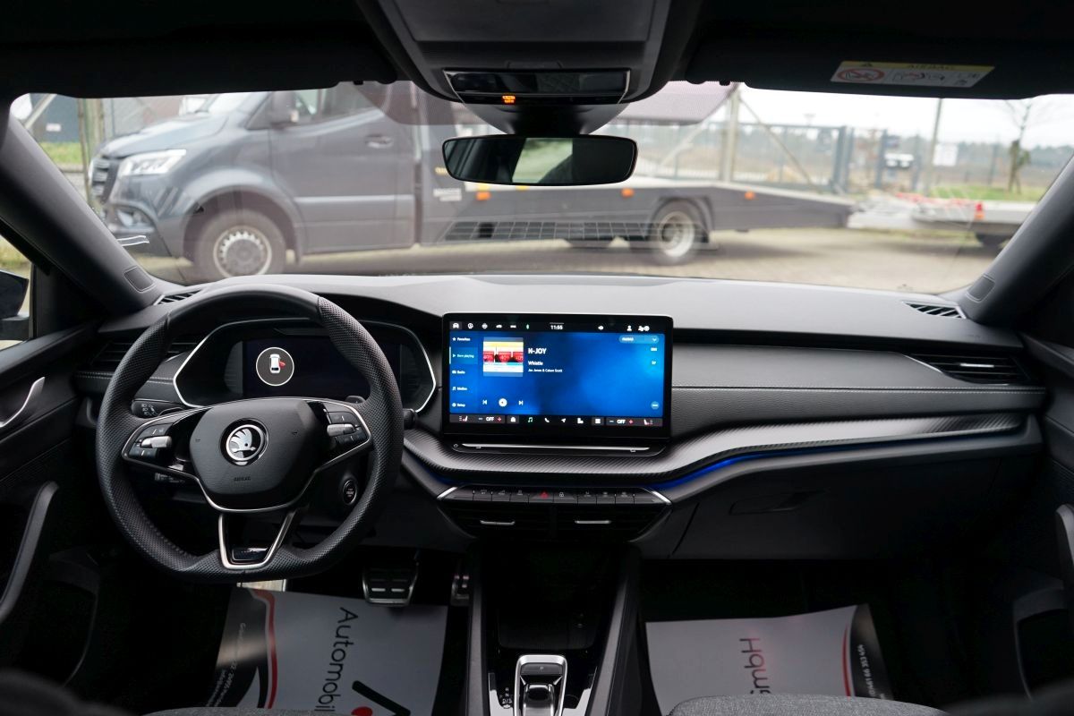 Fahrzeugabbildung SKODA Octavia Combi 2.0 TDI *Sportline Exklusive*