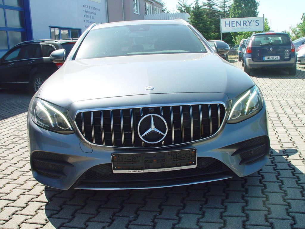 Image of Mercedes-Benz E 220