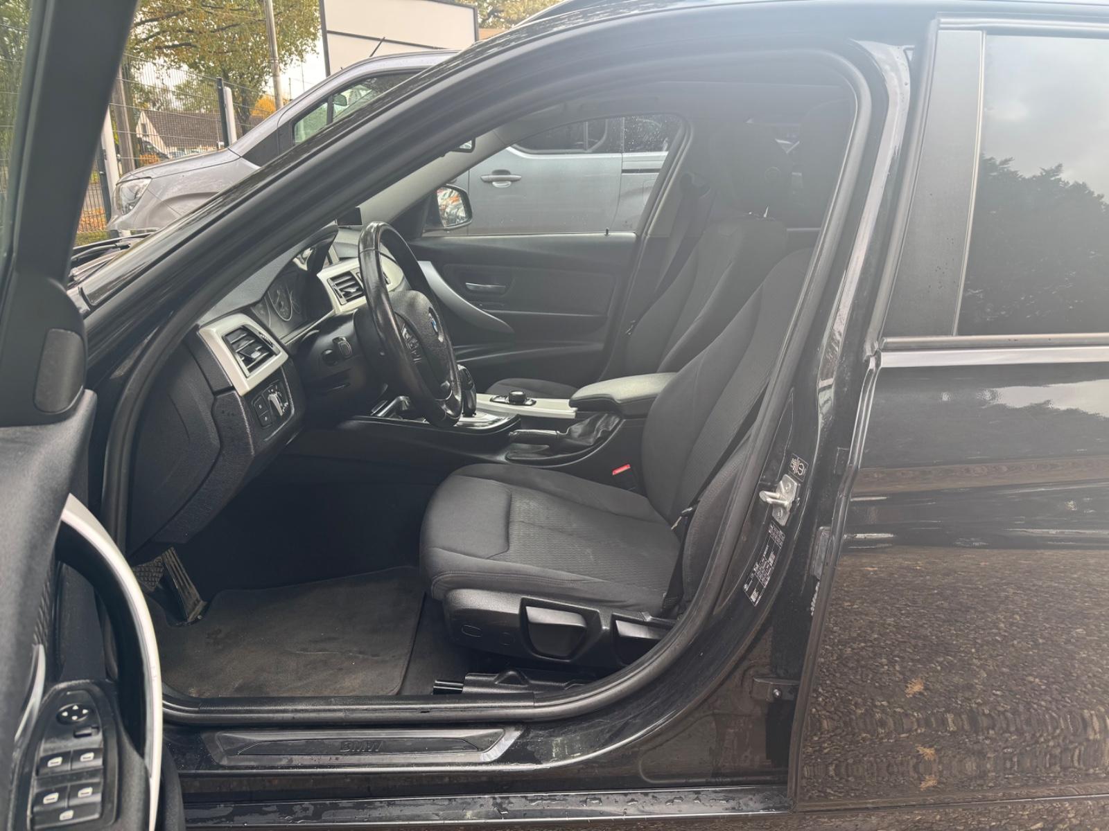 BMW Série 3 320i Touring BVA 184ch - Toit ouvrant - Clim - Régulateur de vitesse - Attelage