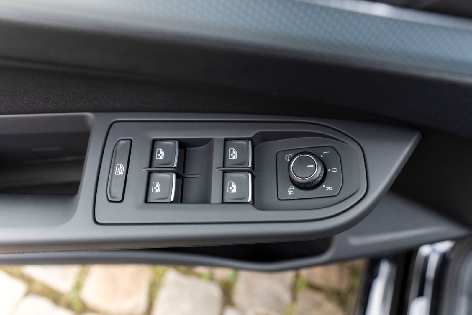 Fahrzeugabbildung Volkswagen Golf VIII 2.0 TDI ENERGY ACC LED KAM CARPLAY AHK