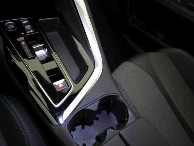 3008 ALLURE PACK HYBRID eDSC+NAVI+RÜCKFAHRKAMERA