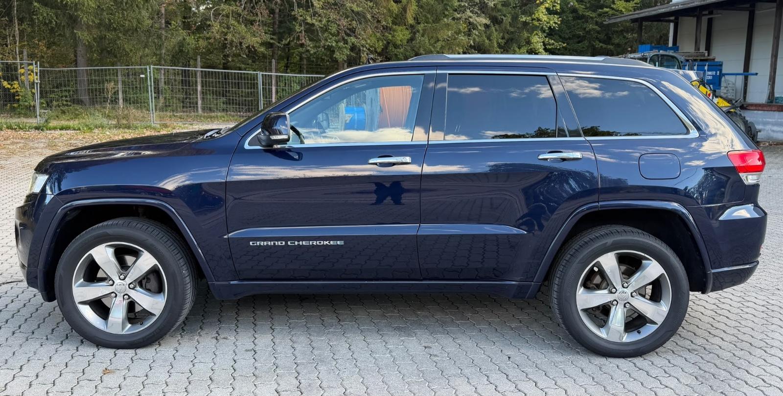 Jeep Grand Cherokee Overland 3.0 V6 CRD 250 ch BVA 4x4 / 162 000 km / Toit panoramique / Cuir Nappa / Caméra / Attelage