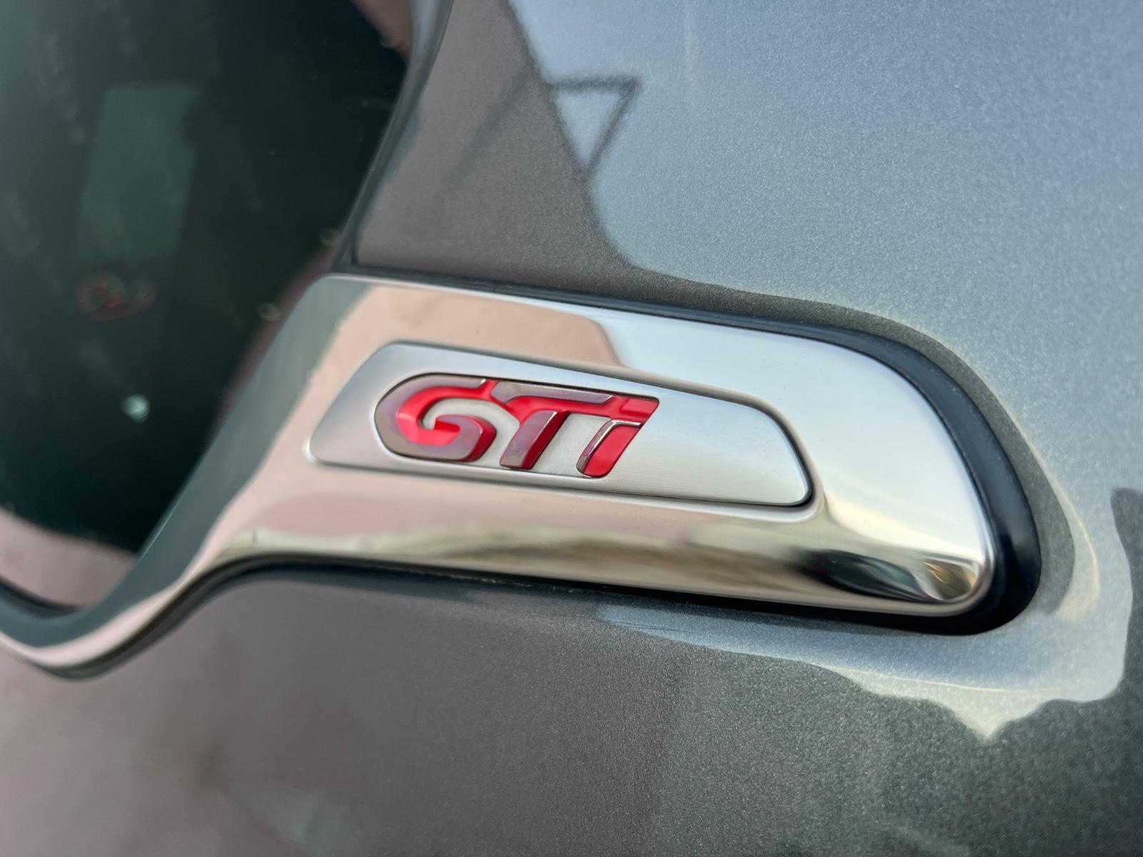 Peugeot 208 GTi*1.Hand*LED*Pano*Navi*Shz*Leder*Scheckh.*