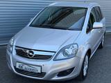 Opel Zafira B Top Zustand* Navi* SHZ* - Opel Zafira B mit Benzin-Antrieb