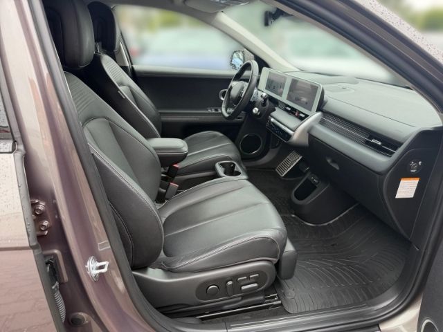 Fahrzeugabbildung Hyundai IONIQ 5 Uniq Elektro 4WD +LEDER+LED+KLIMA+PDC+UV