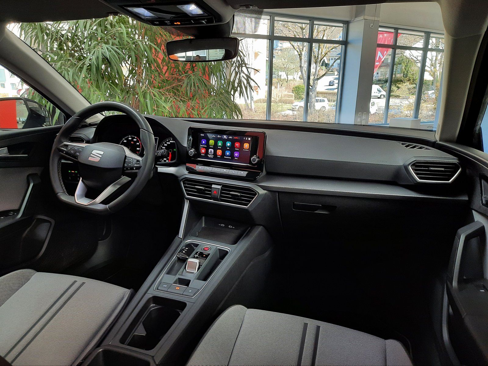 Fahrzeugabbildung SEAT Leon ST Style TSI DSG *LED*PDC*Sithzg*AppConn.*