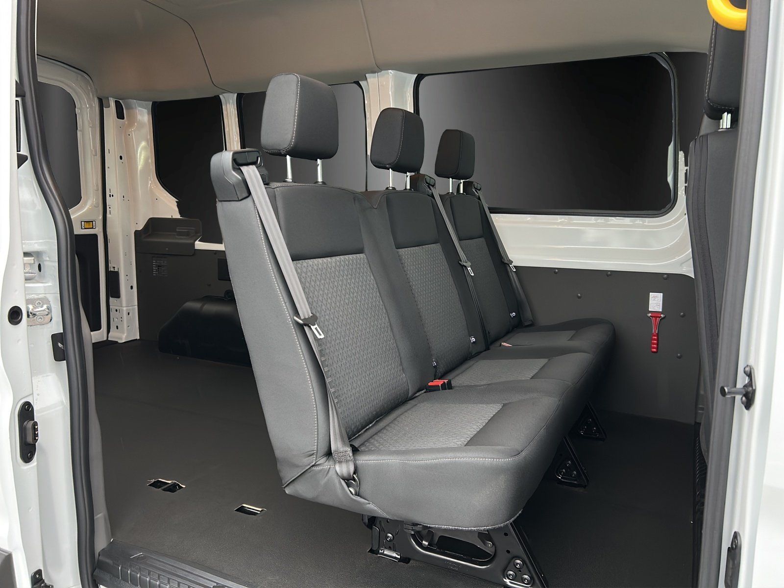 Fahrzeugabbildung Ford Transit Kombi 350L3 Trend 6 Sitze GJR Techno Pak