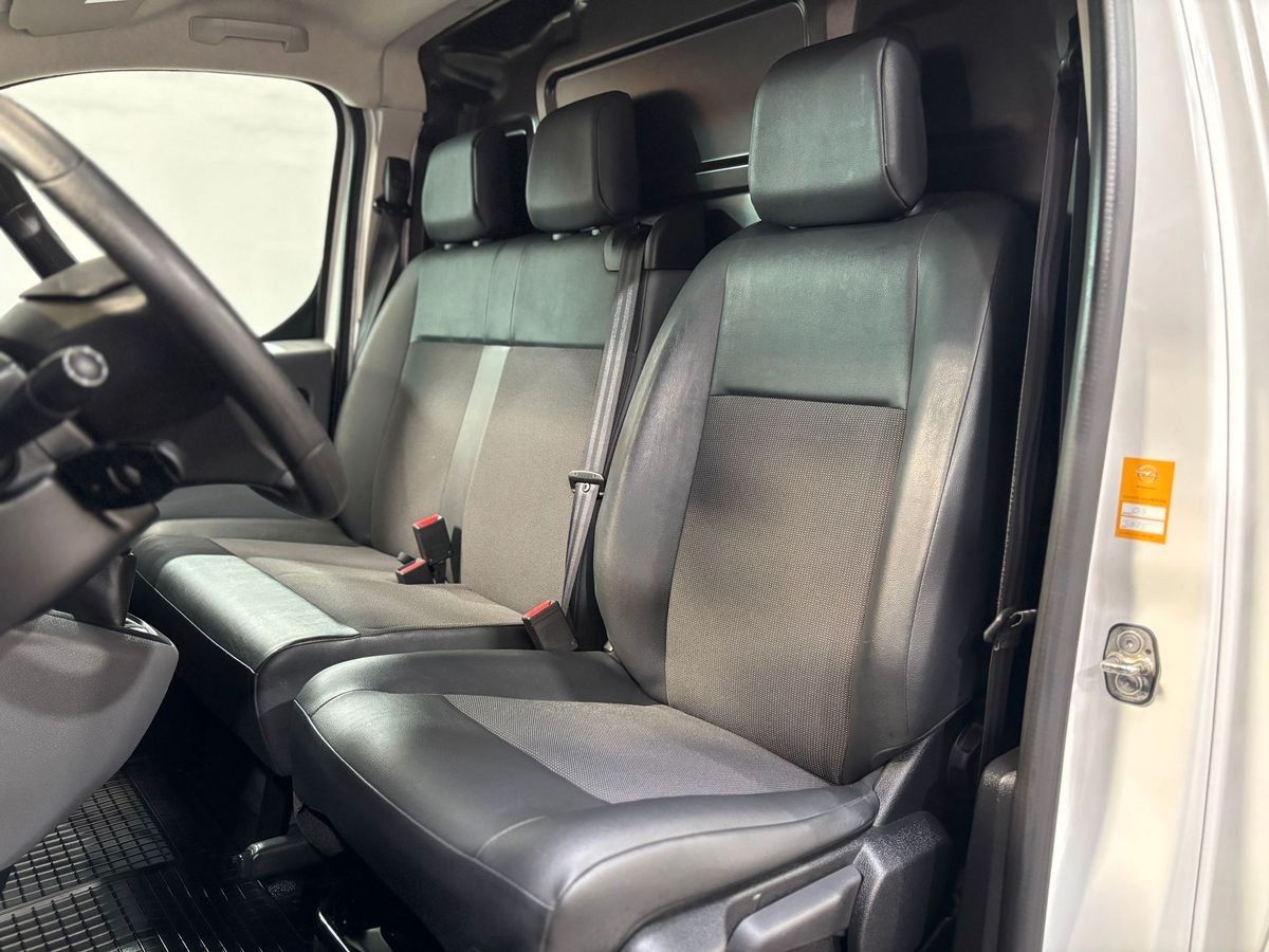 Fahrzeugabbildung Opel Vivaro2.0 D Edition L3 Sortimo#Kamera#Carplay#Kl