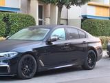 BMW M550i xDrive A - - gebrauchte BMW M550 aus dem Jahr 2020