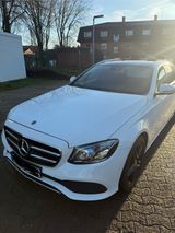 Mercedes-Benz E 220 d T Autom. - 76.532 km! Service neu!