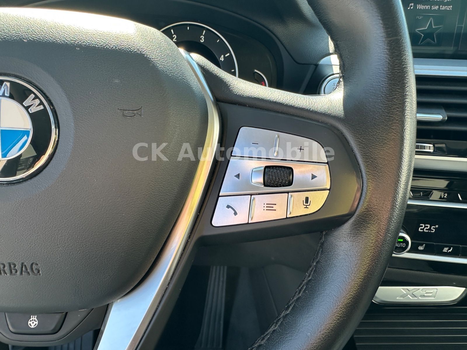 Fahrzeugabbildung BMW X3 xDrive20d Advantage/Navi/Head-Up/Pano/AHK