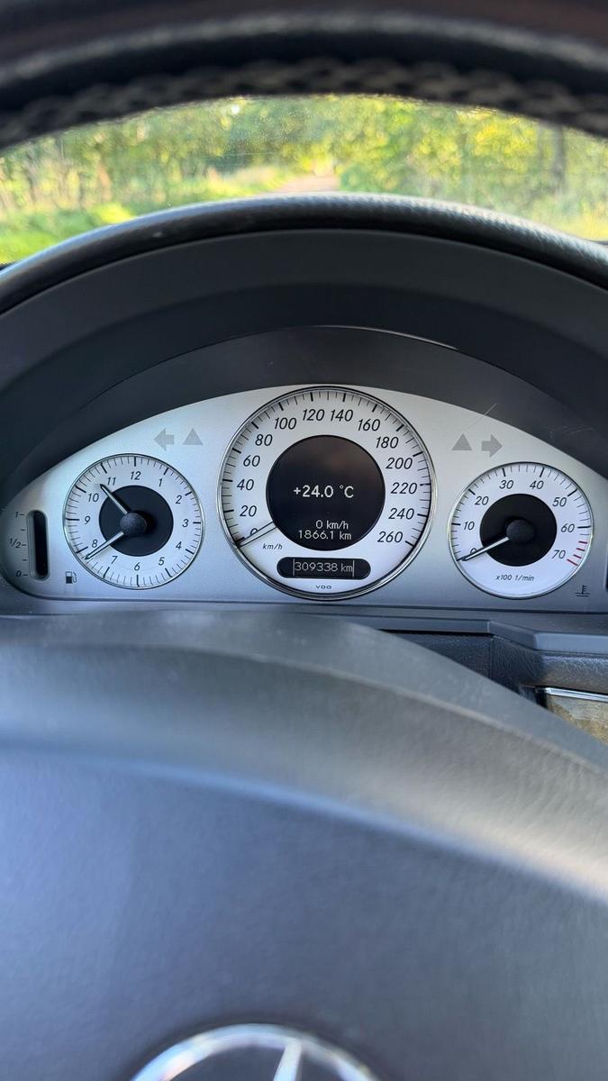 Mercedes-Benz E350 2005 — photo 6