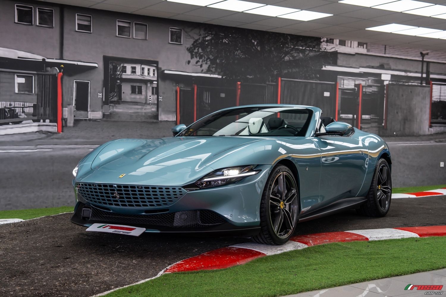 FERRARI Roma