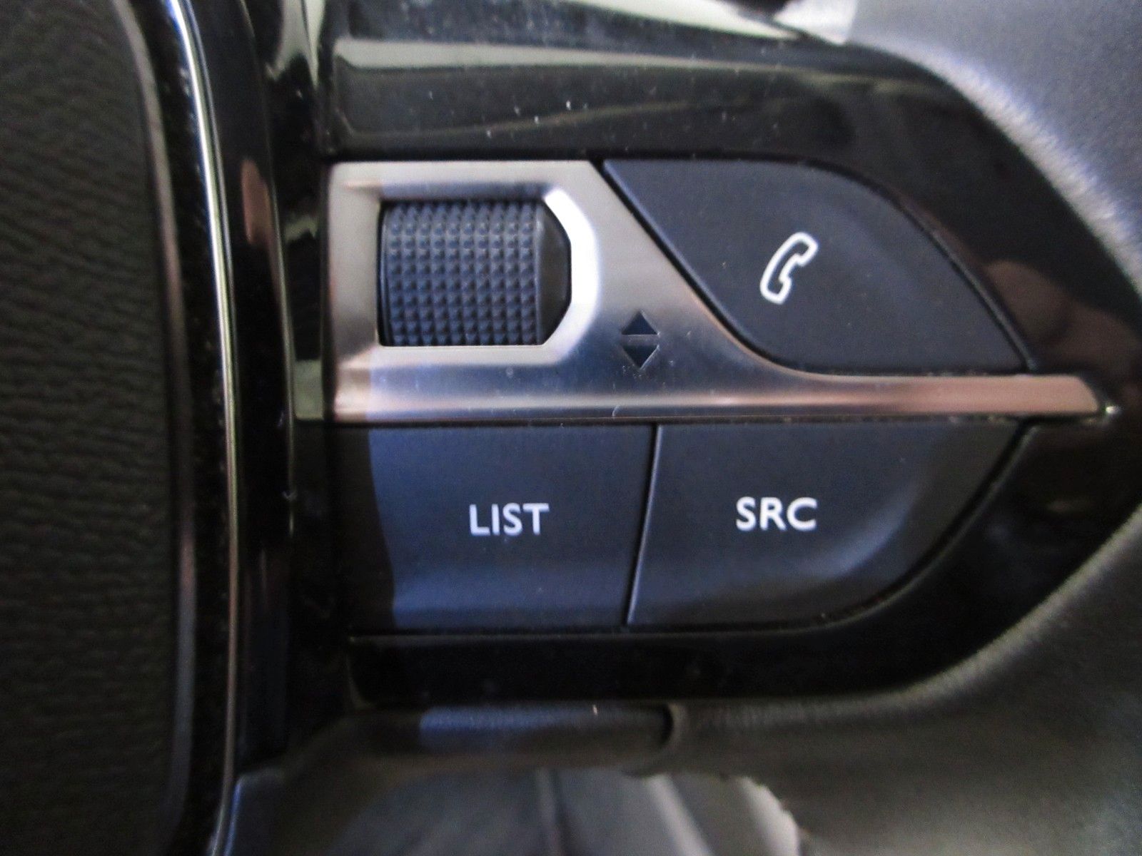 Fahrzeugabbildung Peugeot 208 Active 1.2T  LED/PDC/TEMPOMAT