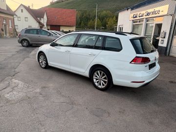 Volkswagen Golf - 6