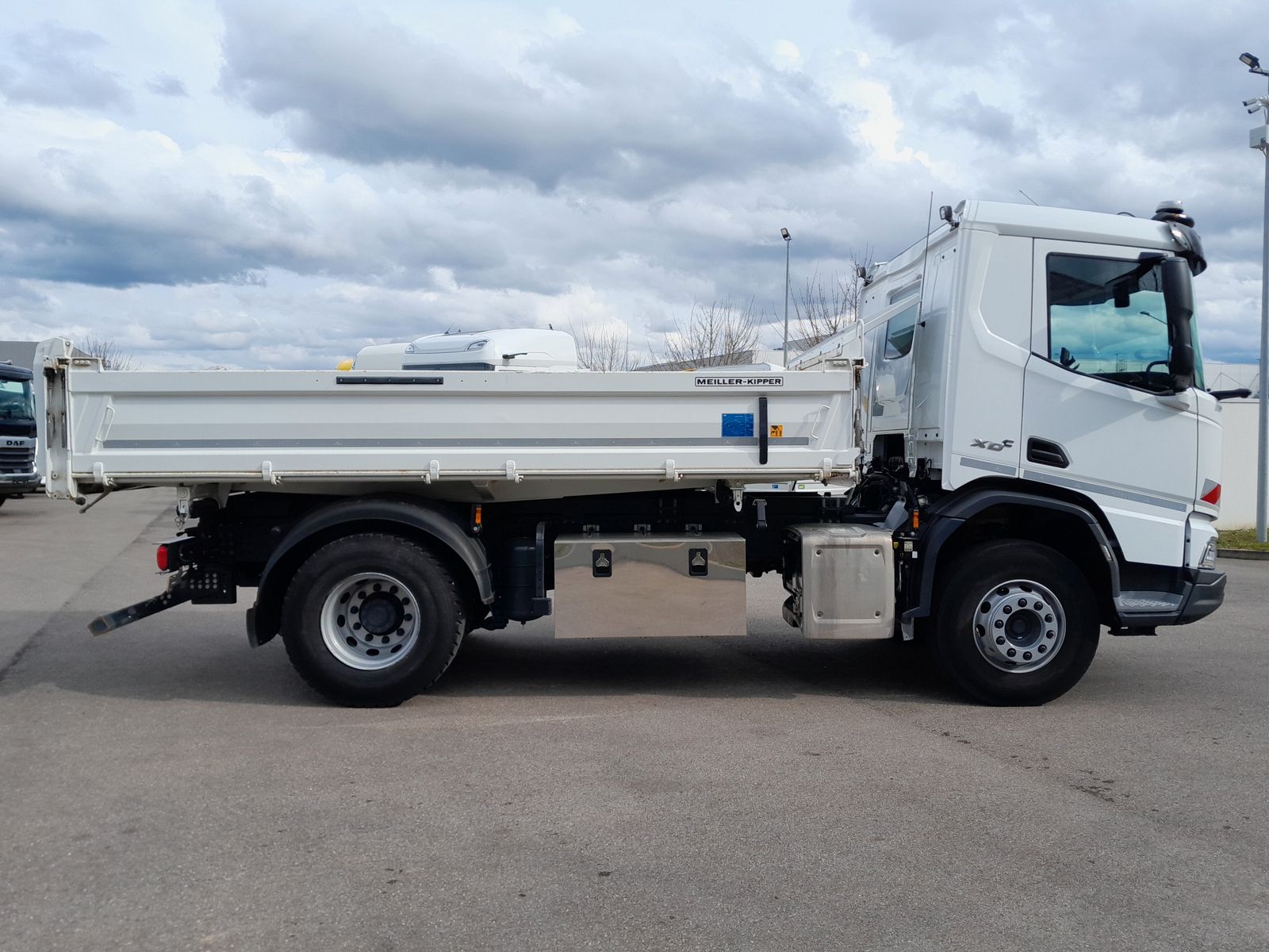 Fahrzeugabbildung DAF FA XDC 450