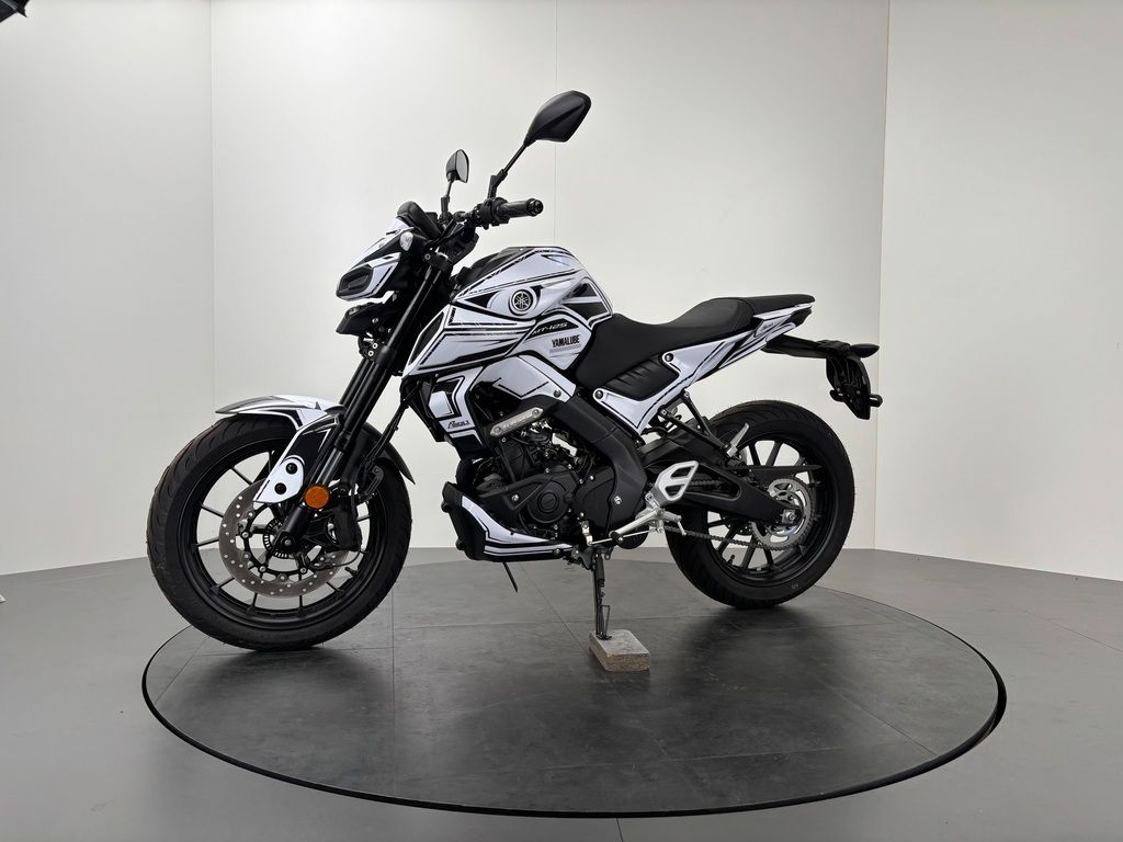 Fahrzeugabbildung Yamaha MT-125 *HERBST DEALS*YAMAHA RIDER FOLIERUNG