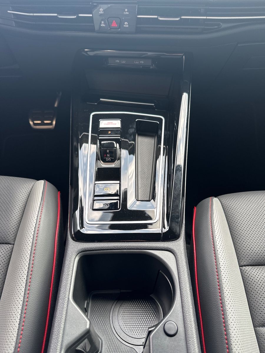Fahrzeugabbildung Volkswagen Golf GTI 2.0 TSI DSG NAV+MATRIX+ACC+HUD+VCOCK+PP