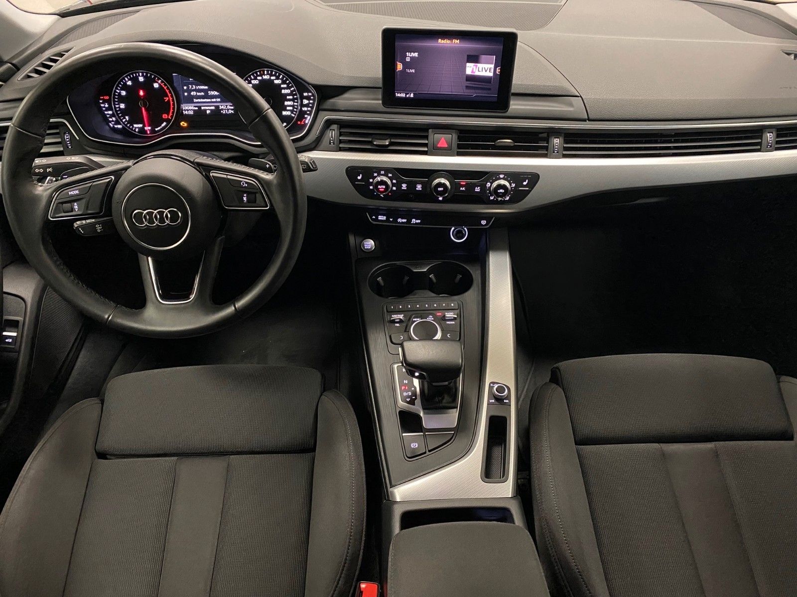 Fahrzeugabbildung Audi A4 2.0 TFSI ultra SPORT Avant+HYBRID+NAVI+XENON+