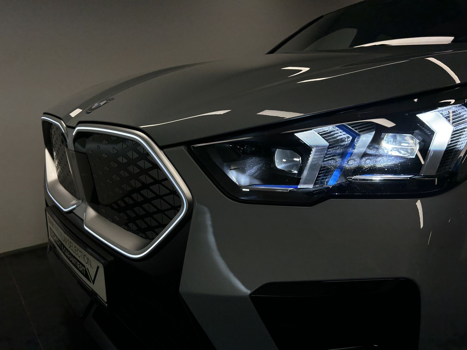 BMW iX2 - Bild 9
