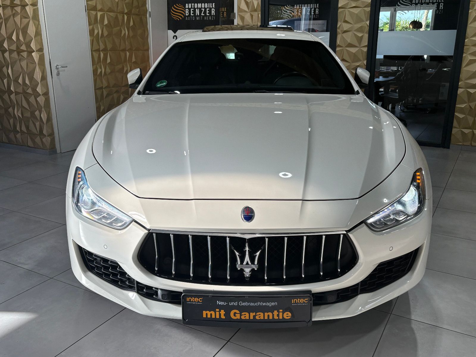 Fahrzeugabbildung Maserati Ghibli Diesel/FACELIFT/KAMERA/NEUES-MODELL