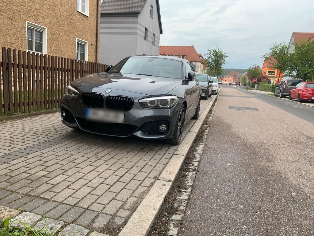 Image of BMW 120