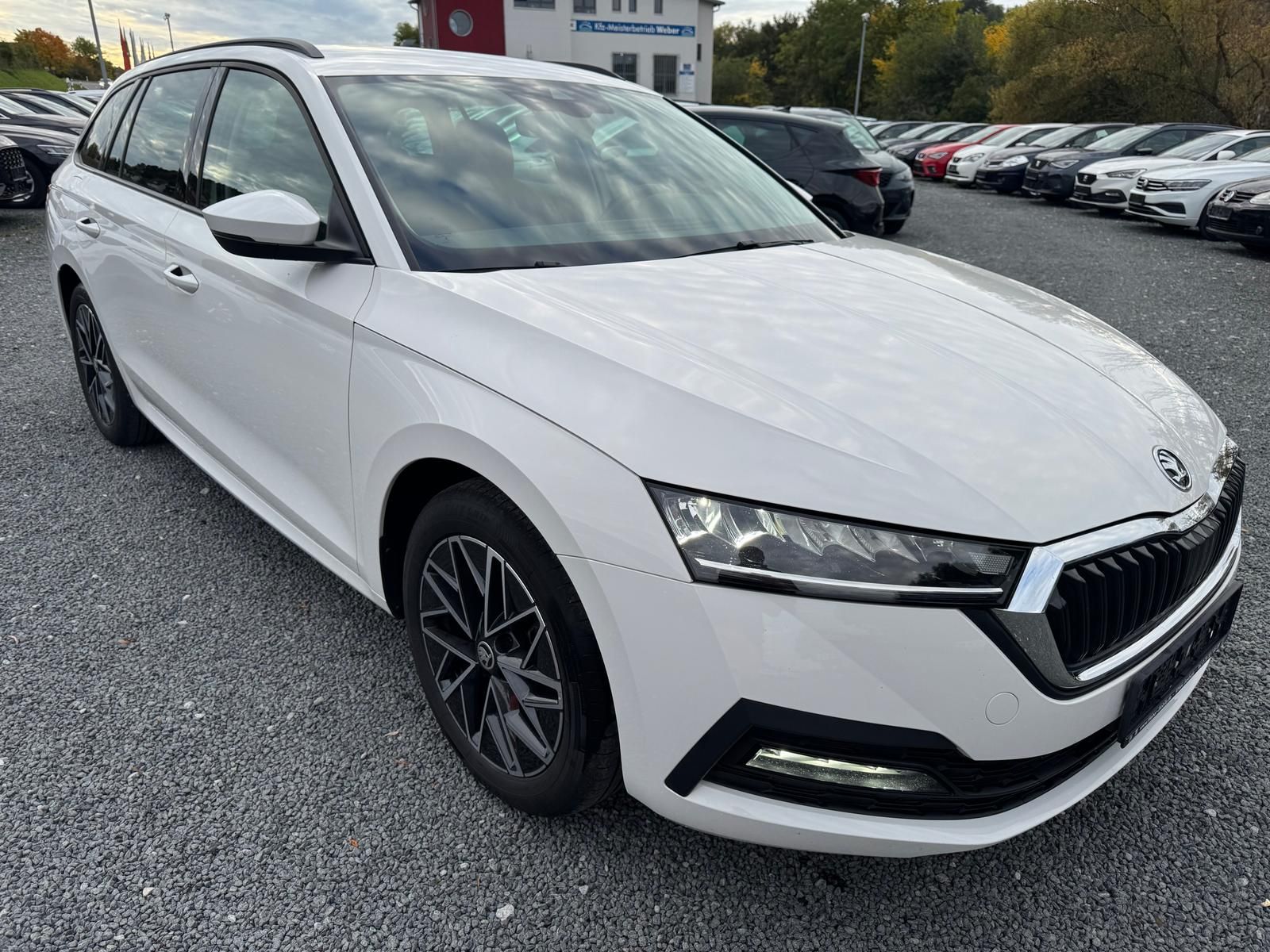 Skoda Octavia Combi 2.0 TDI *AMBITION*PDCHI*NAVI*DAB*T