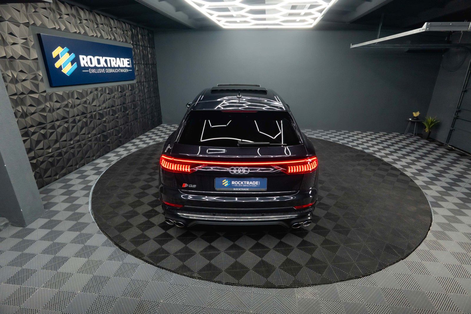 Fahrzeugabbildung Audi SQ8 4.0 TDI quattro Black Design | Full Option