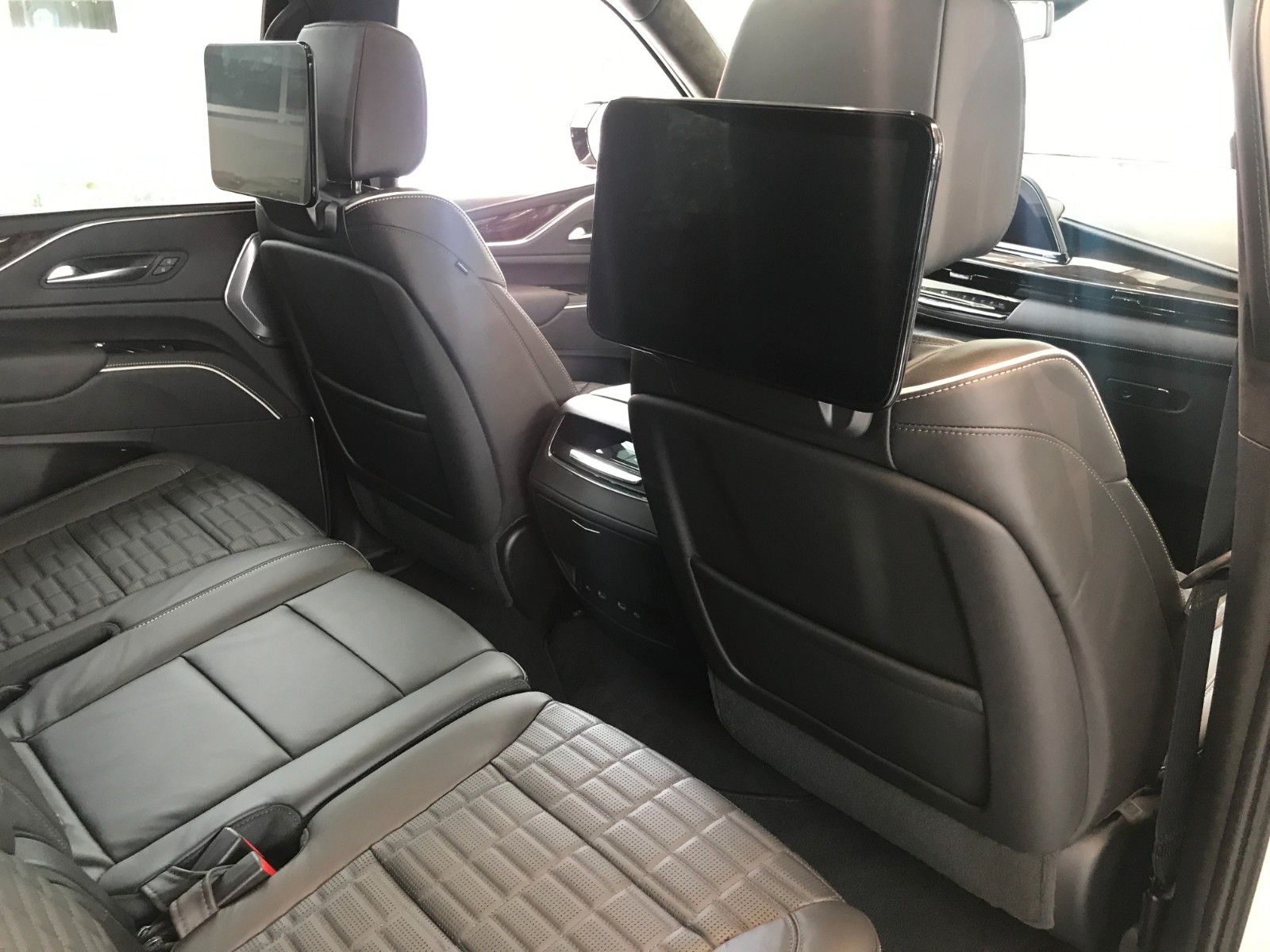 Fahrzeugabbildung Cadillac Escalade Sport Platinum 6.2 V8  4x4