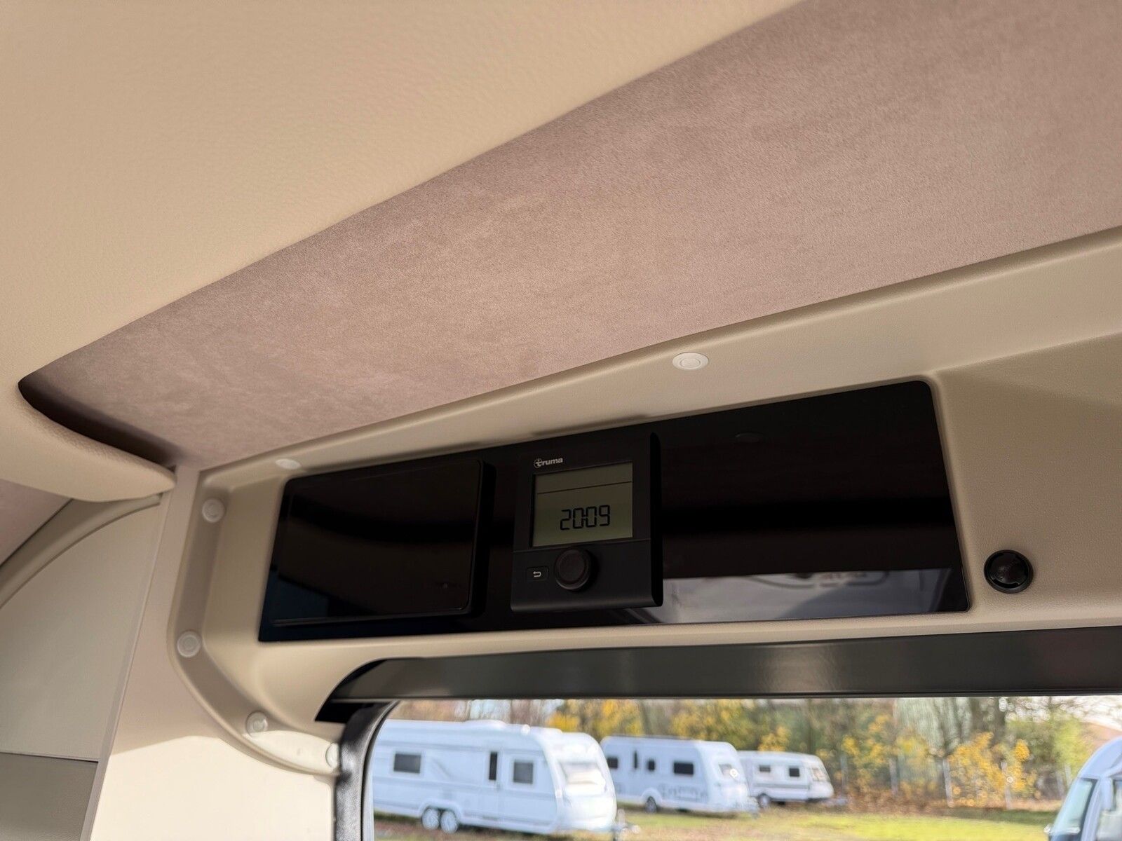 Fahrzeugabbildung Eura Mobil Van V 595 HB Alufelgen, RFK, Captain-Chair-Sitze