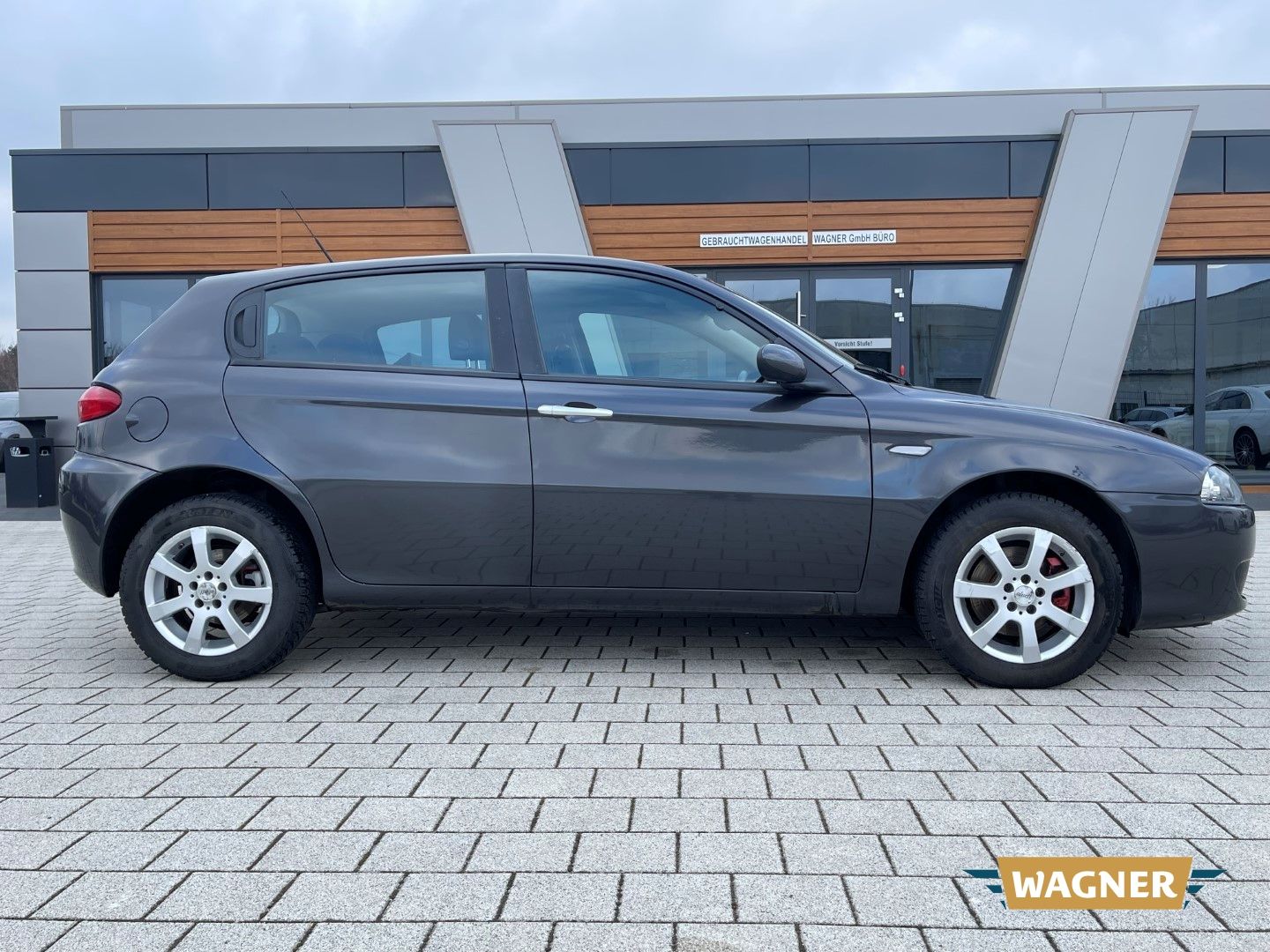 Fahrzeugabbildung Alfa Romeo 147 1.6 TS 16V Distinctive Klimaautomatik