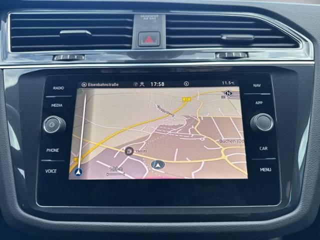 Tiguan 2.0 TDI R-LINE STANDHZ+IQ.LIGHT+NAVI+ACC+