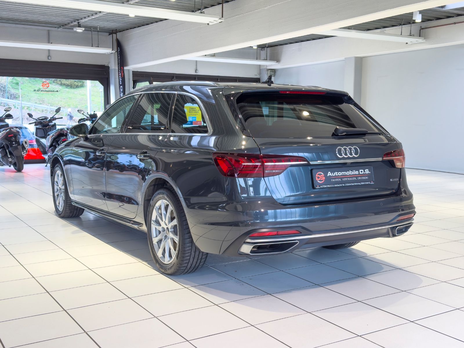 AUDI A4 — zdjęcie 7