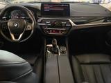 BMW 530 dA xDrive Luxury Line*Glasdach*HeadUp*Laser - gebrauchte BMW 5er Reihe aus dem Jahr 2023
