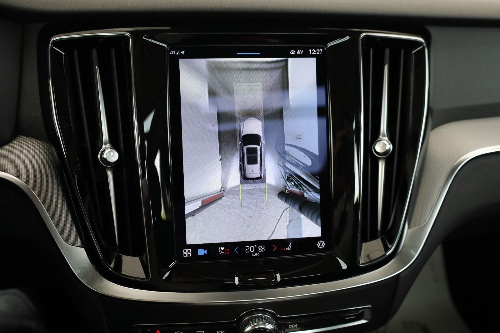 Fahrzeugabbildung Volvo V60 Kombi Plus Bright Leder,Navi,LED,PanDach,ACC