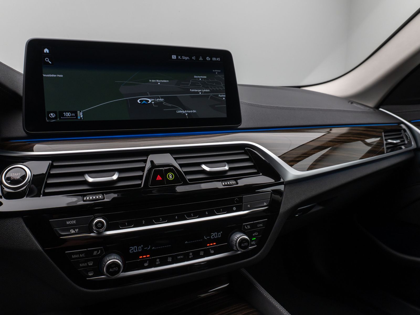 Fahrzeugabbildung BMW 530e Luxury Line Kamera DAB WLAN Alarm Sport AHK