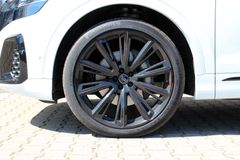 AUDI Q8 50 TDI quattro/ S-LINE/ PANO/ MATRIX/ STANDHZ AUDI Q8 50 TDI quattro/ S-LINE/ PANO/ MATRIX/ STANDHZ