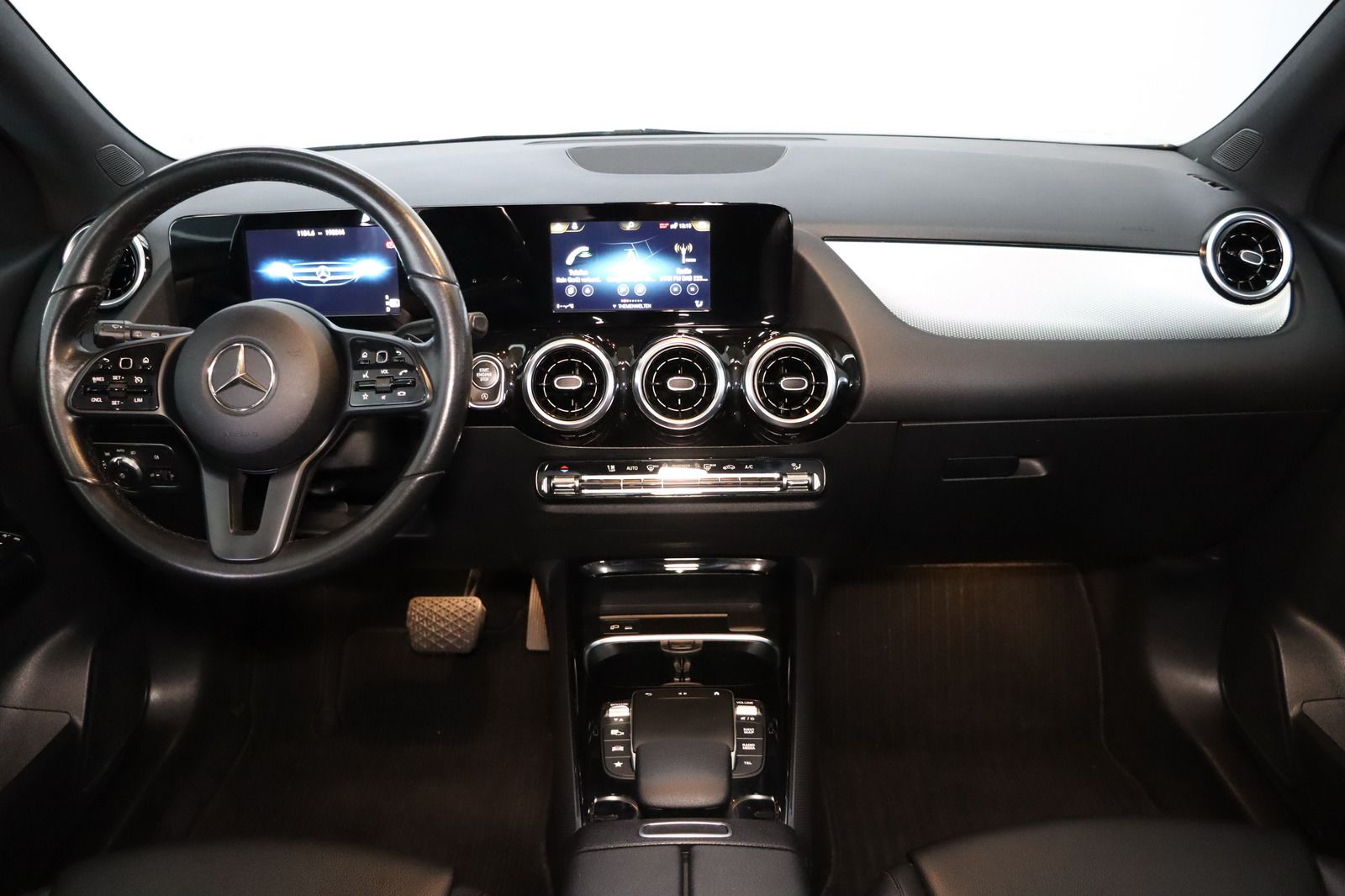 Fahrzeugabbildung Mercedes-Benz GLA 200 d * Leder * SHZ * AHK