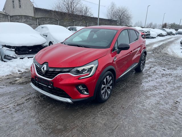 Renault Captur E-Tech Plug-In Hybrid 160 E-Tech engine.