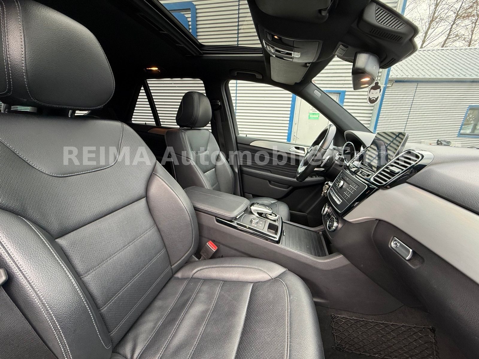 Fahrzeugabbildung Mercedes-Benz GLE 250 d AMG-Paket, LED, H&K, DAB, Leder