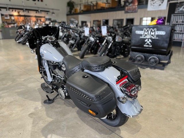 Fahrzeugabbildung Harley-Davidson HERITAGE CLASSIC FLHC 117 MY25