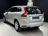 Volvo XC60 Kinetic*D4*NAVI*Kamera*AHK*Sitzheizung* - Volvo XC60: 4d