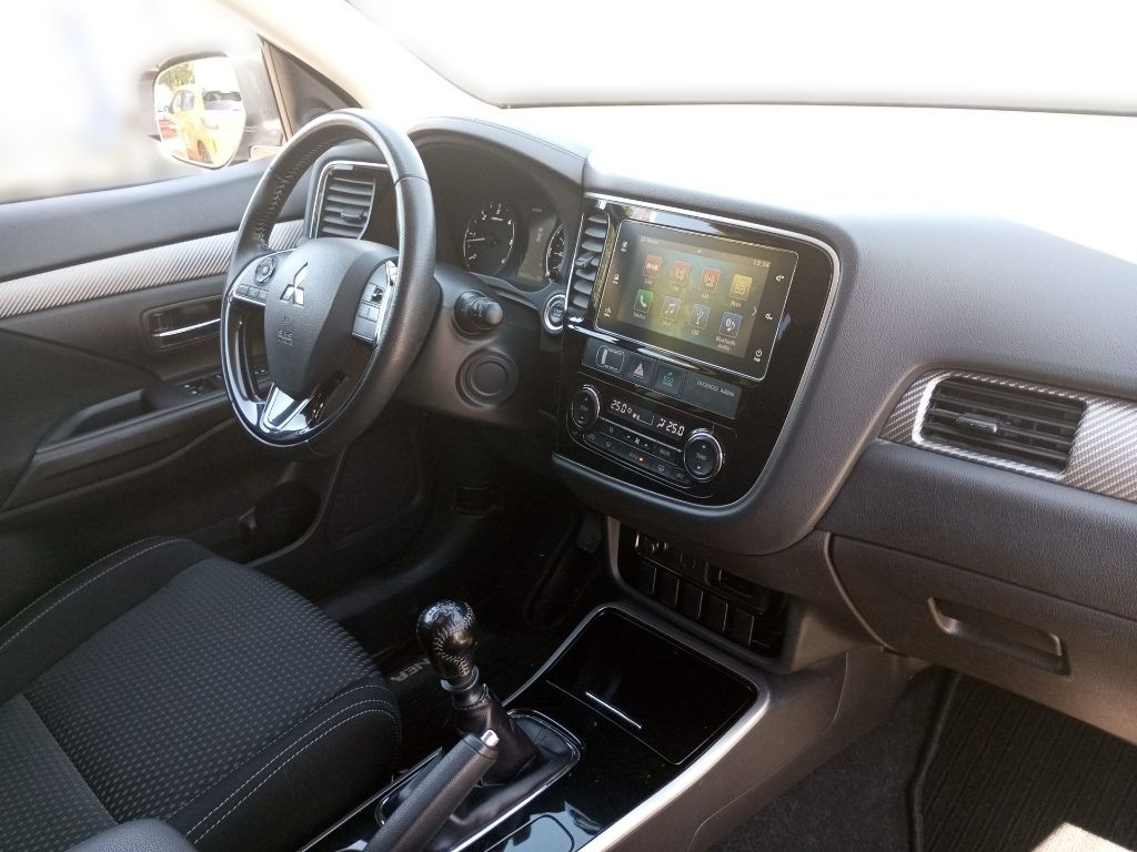 Fahrzeugabbildung Mitsubishi Outlander PLUS 2.2 DI-D 4WD 7-Sitzer AHK WKR