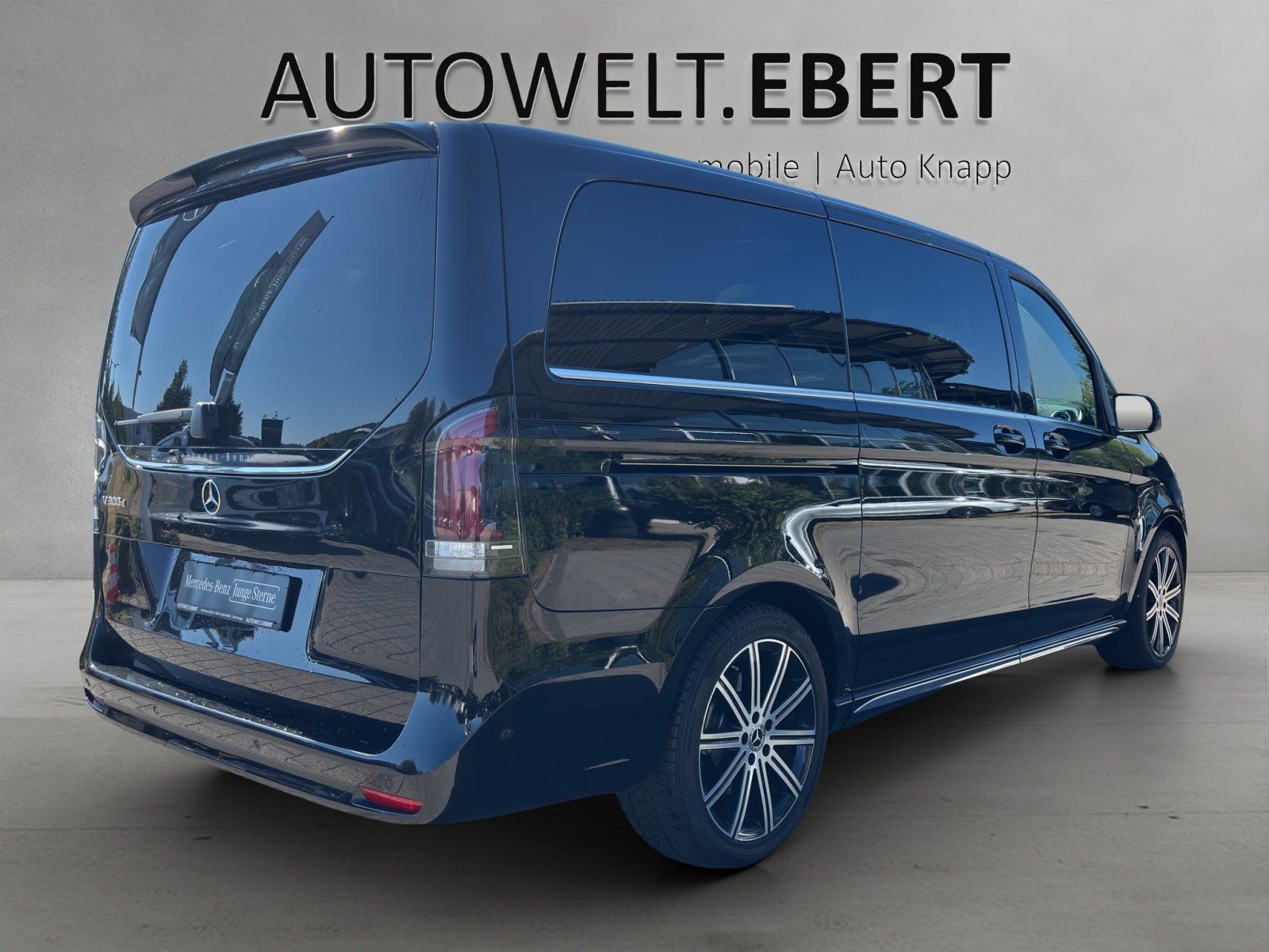 Fahrzeugabbildung Mercedes-Benz V 300 d L EXCLUSIVE Standhz AIRMATIC Pano DISTRO