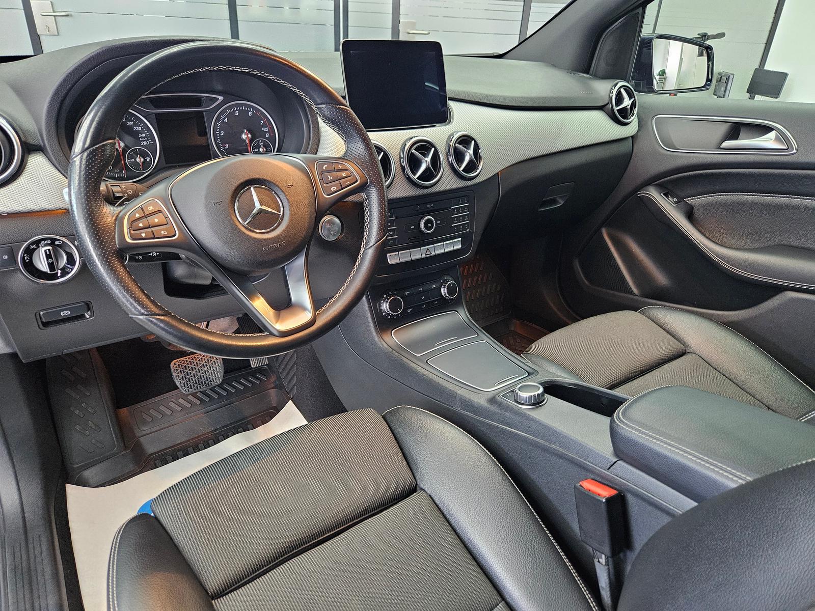 Mercedes-Benz B 180 1,6 Urban Business, Temp., LED, Navi, PDC