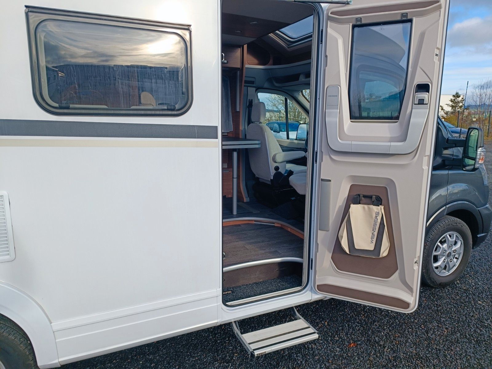 Fahrzeugabbildung Weinsberg CaraSuite 650 MEG Ford